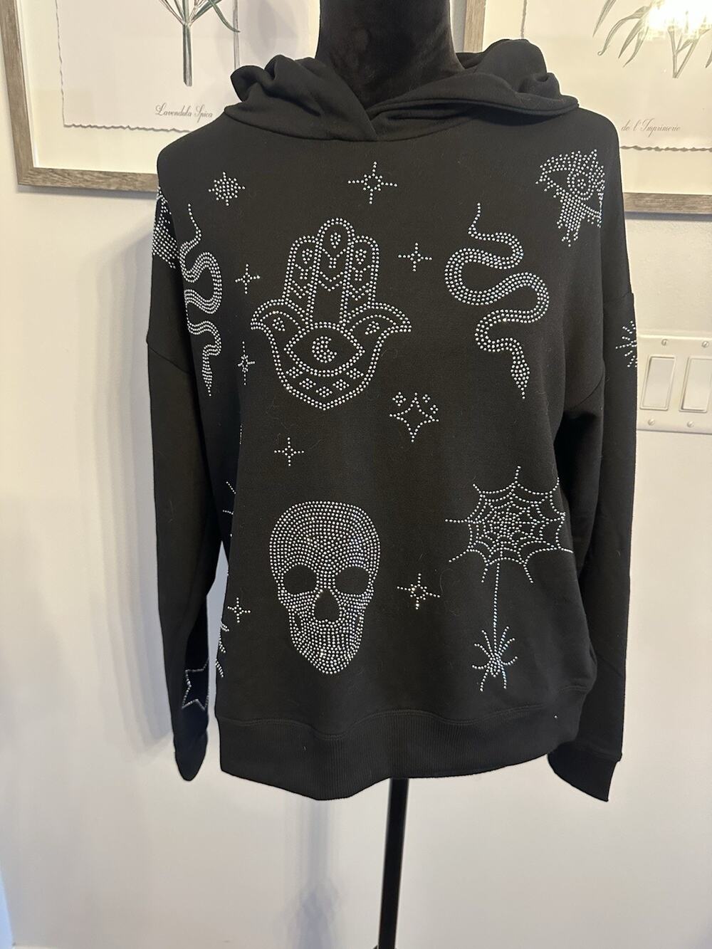 Marled Rhinestone Hoodie Pullover Sweatshirt Size Medium Black Skull Hamsa Snake